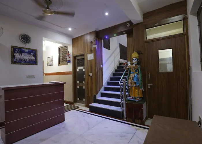 Near Taj Mahal-Basil Inn Home Saty Agra