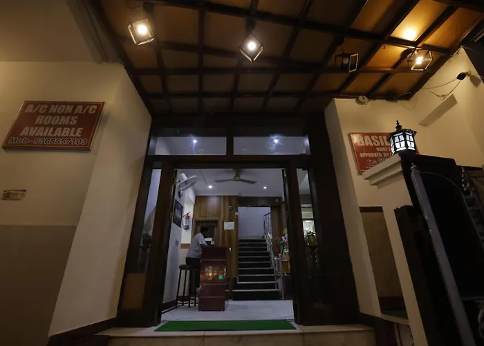 Near Taj Mahal-Basil Inn Home Saty Agra
