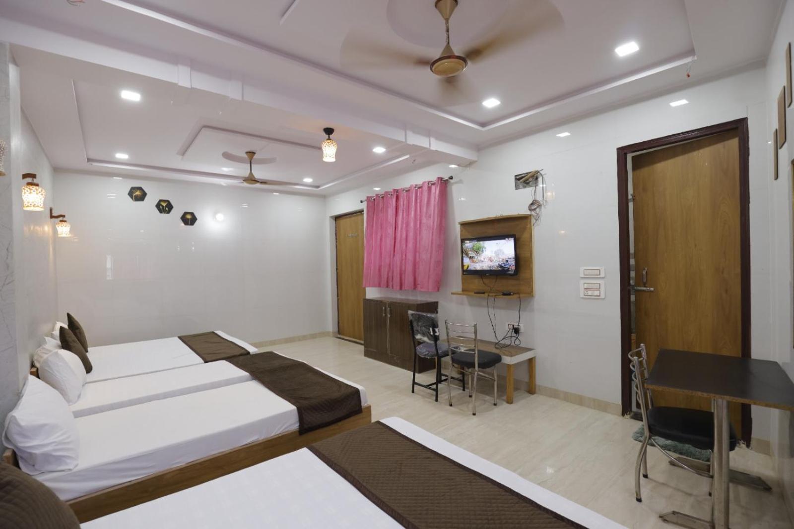 Homestay Near Taj Mahal-basil Saty Agra