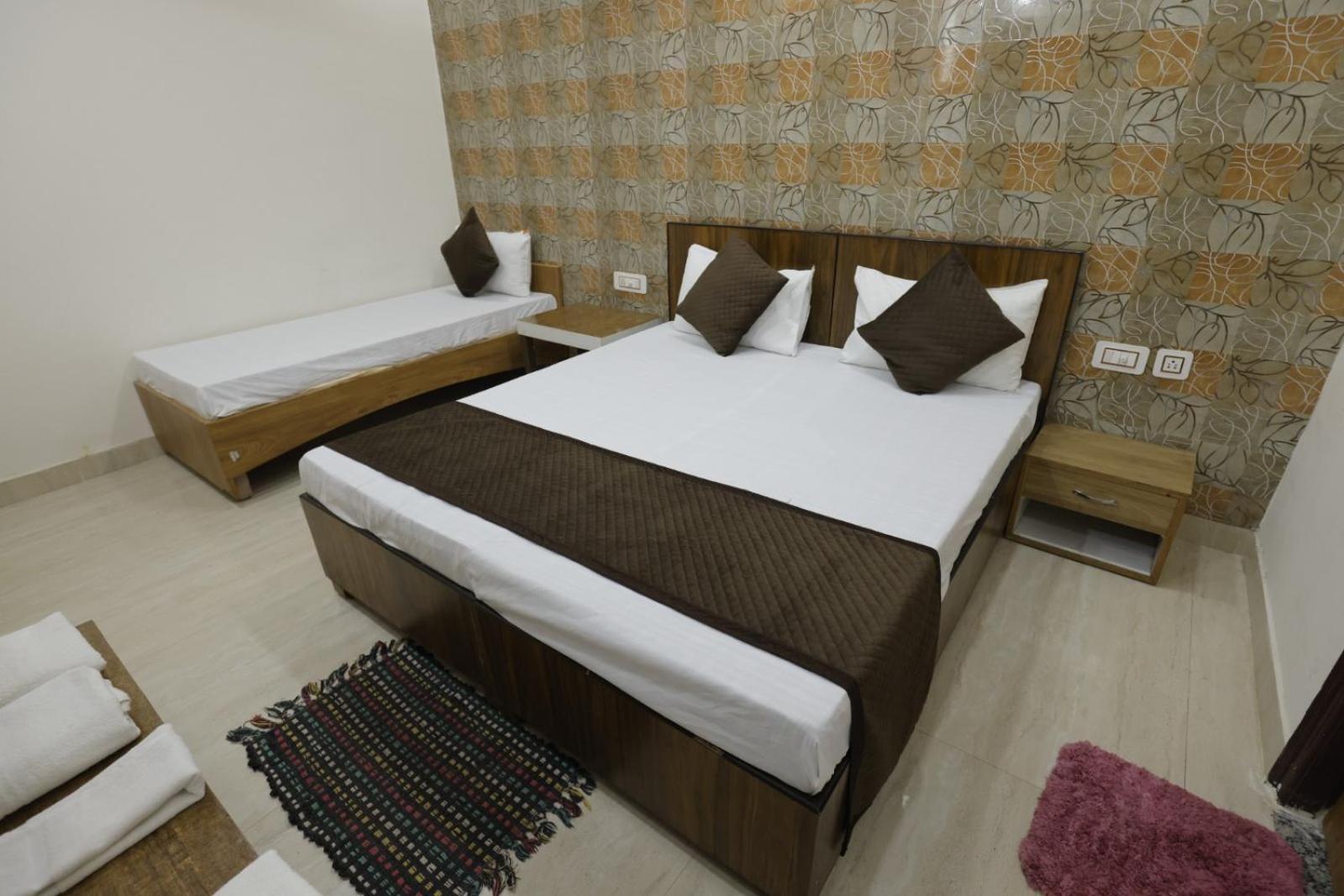 Homestay Near Taj Mahal-basil Saty Agra