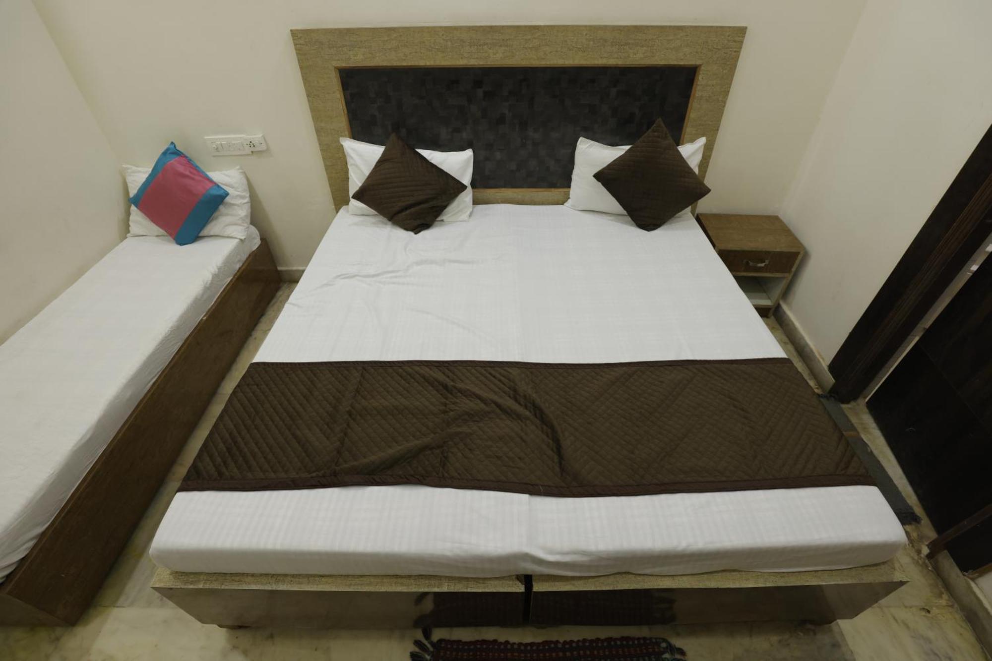 Homestay Near Taj Mahal-basil Saty Agra *